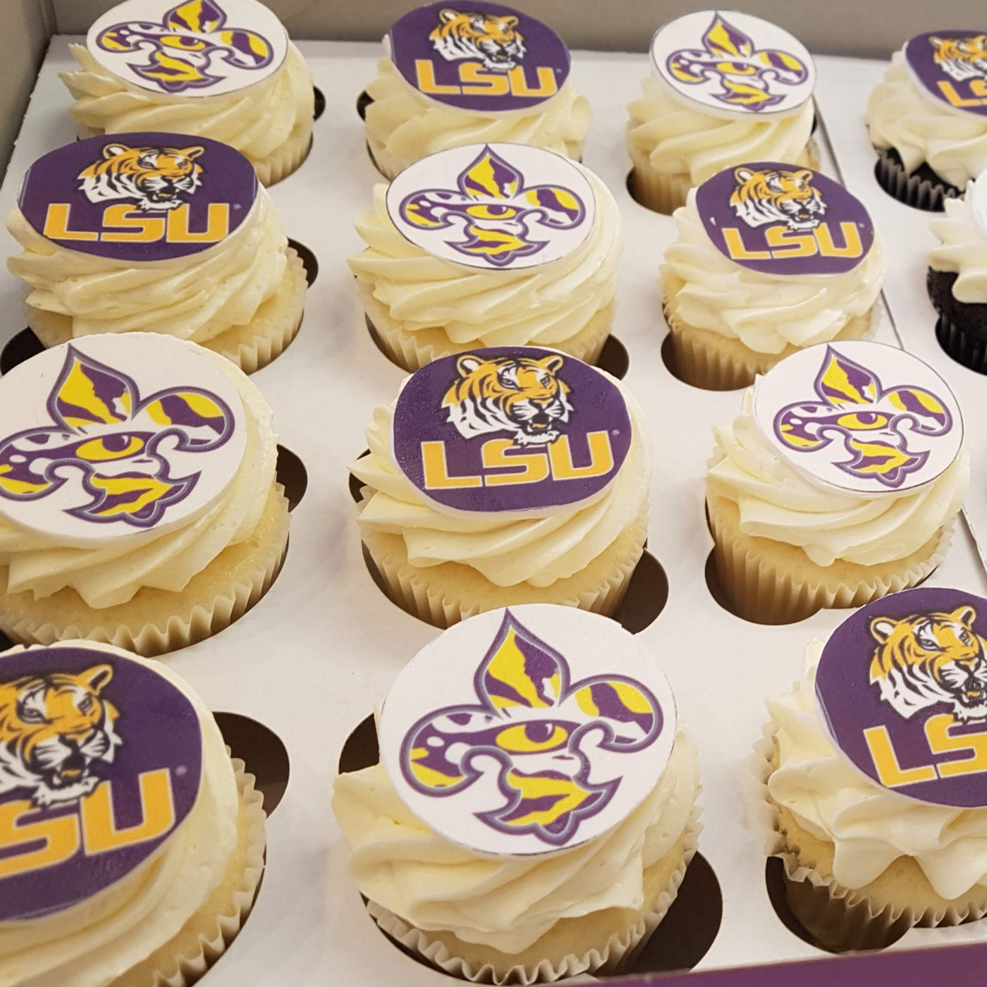 lsu cupcakes, purple and yellow, tigers, grad cupcakes, graduation