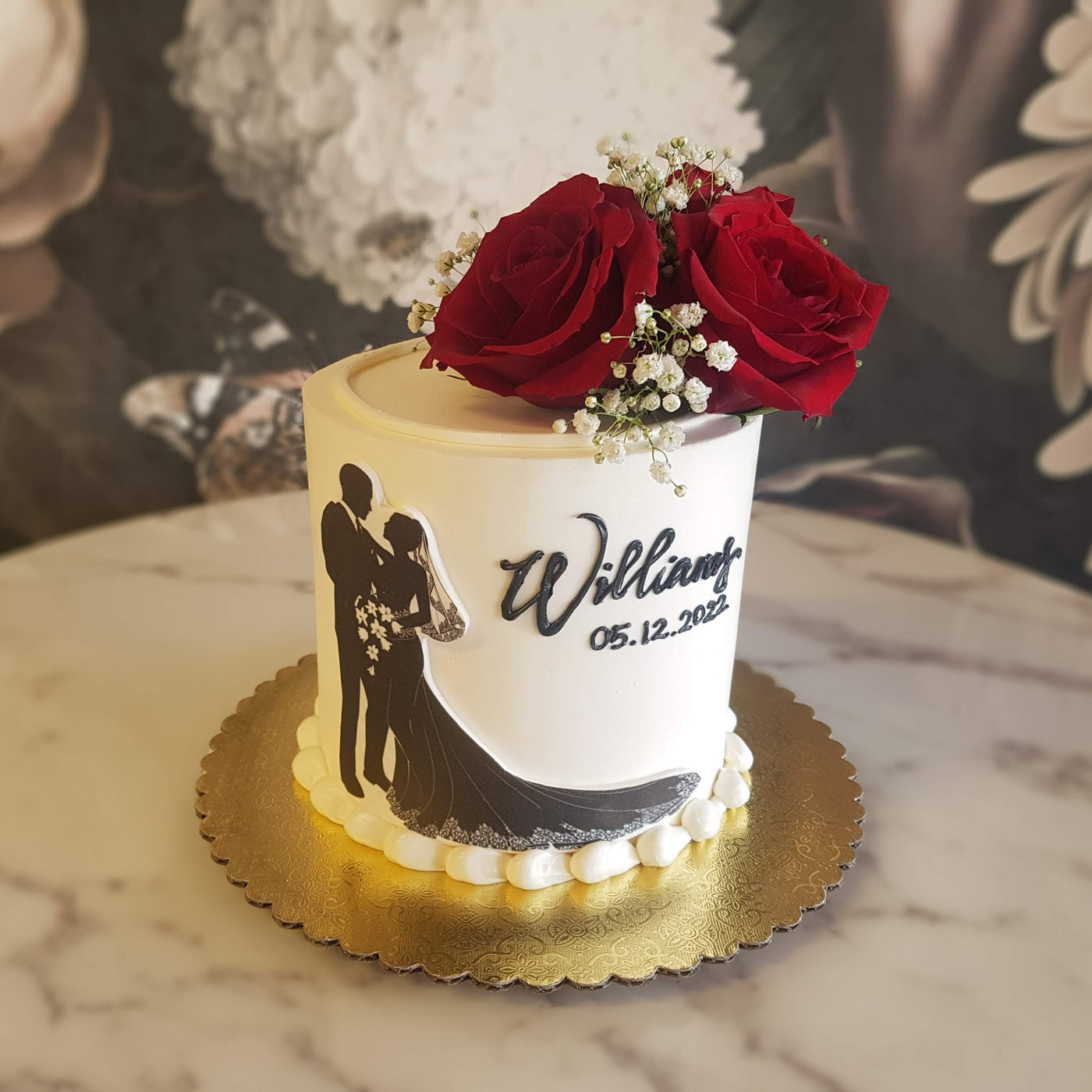 wedding cake, simple, classy, vegas wedding, little chapel, elvis wedding chapel, weddings in vegas, courthouse wedding