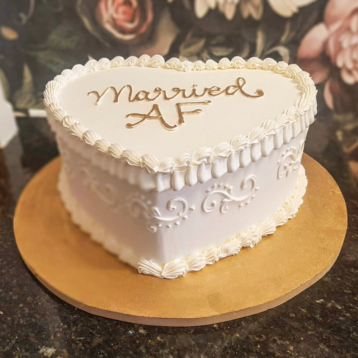married AF, funny elopement cakes, destination wedding, intimate weddings, backyard weddings
