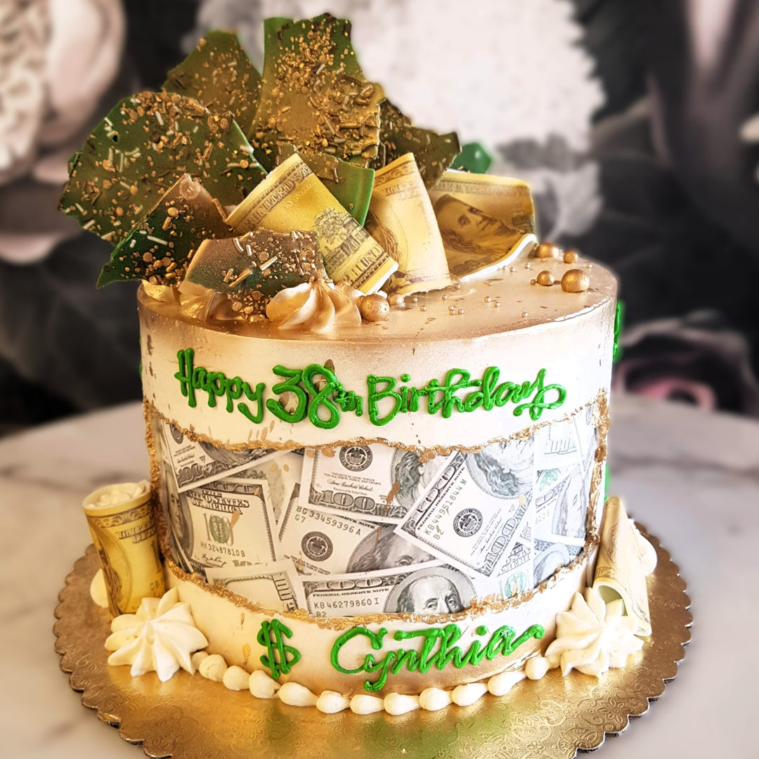 This bold and fun birthday cake is perfect for a celebration with a twist!  🖤🥂 Featuring Lunazul Tequila bottles, dipped strawberries, and a sleek  black and rose gold design, it's a stylish, image size:1080x1080