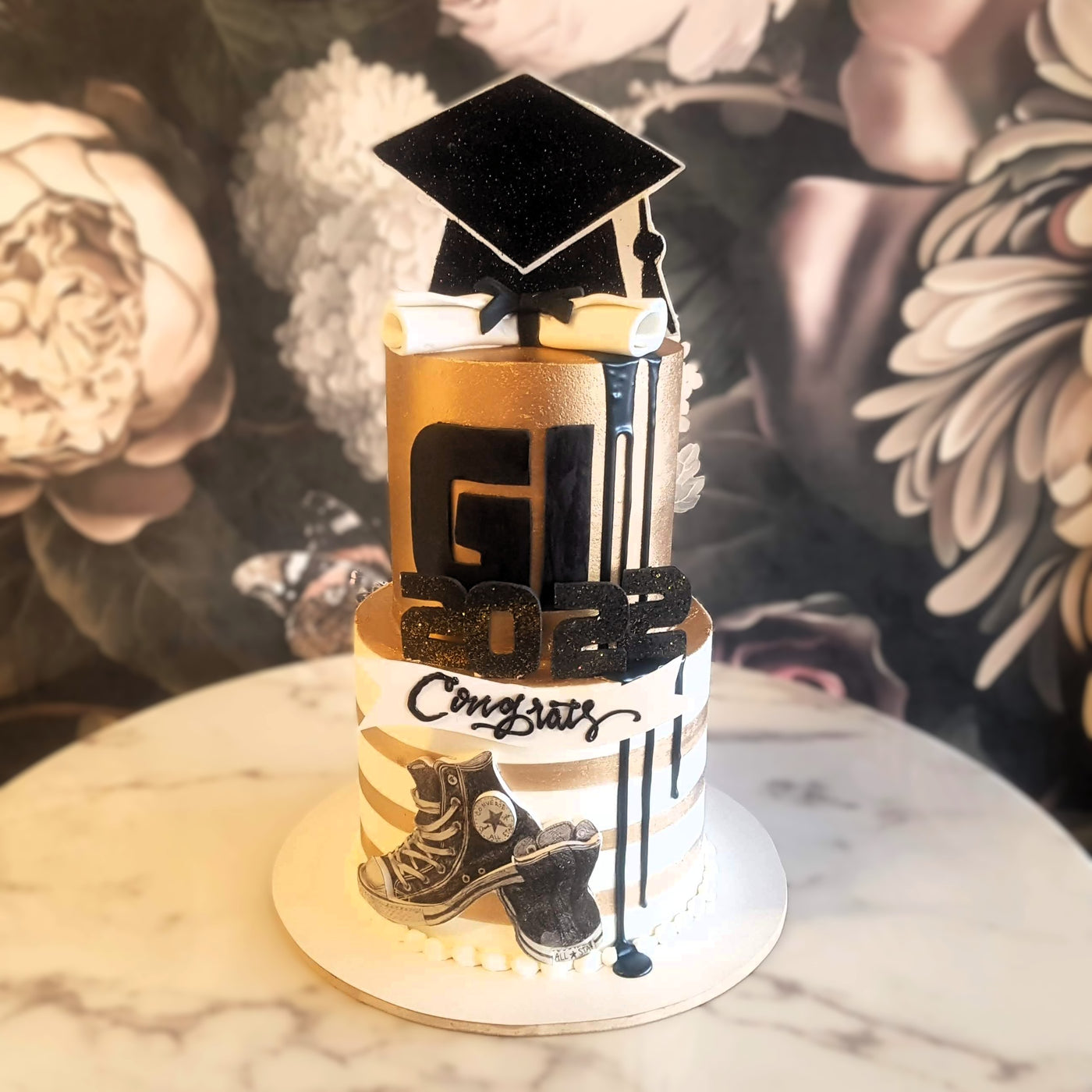 graduation cake, college graduation, high school graduation, school cake, cake delivery vegas, bakery near me, gold cake