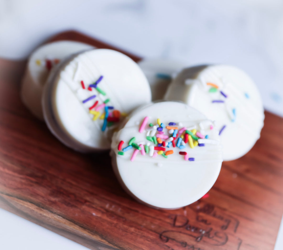 america's favorite oreos covered in our delightful chocolate, crowd pleaser, everyone loves oreos, oreo cookie, dunk in milk, oreos for breakfast, oreo gift, oreo dessert bar, kids party, kids birthday