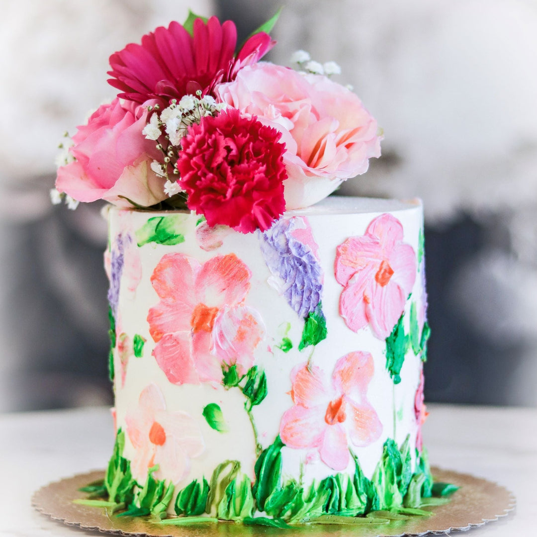 Cute cake, amazing, luxury bakery, best bakery in town, gift to mom, gift to grandma, gift to girlfriend, birthdays, anniversary