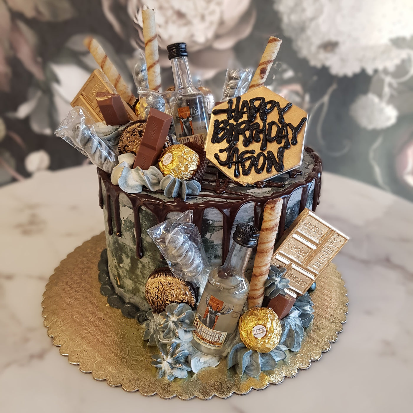 Midnight luxe, cake for men, mens birthday, cool cakes vegas, black and gold, cake delivery vegas