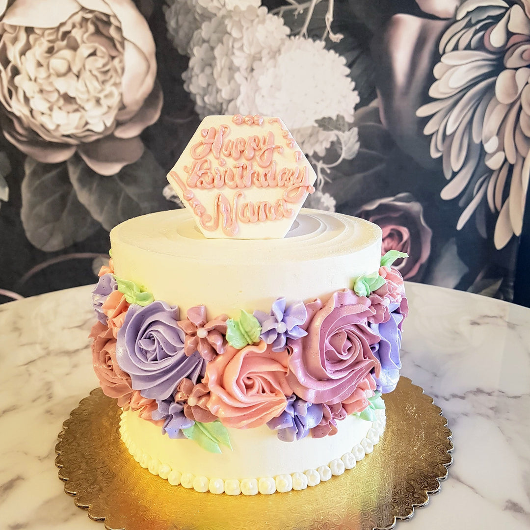 popular ladies cake for birthday and anniversaries