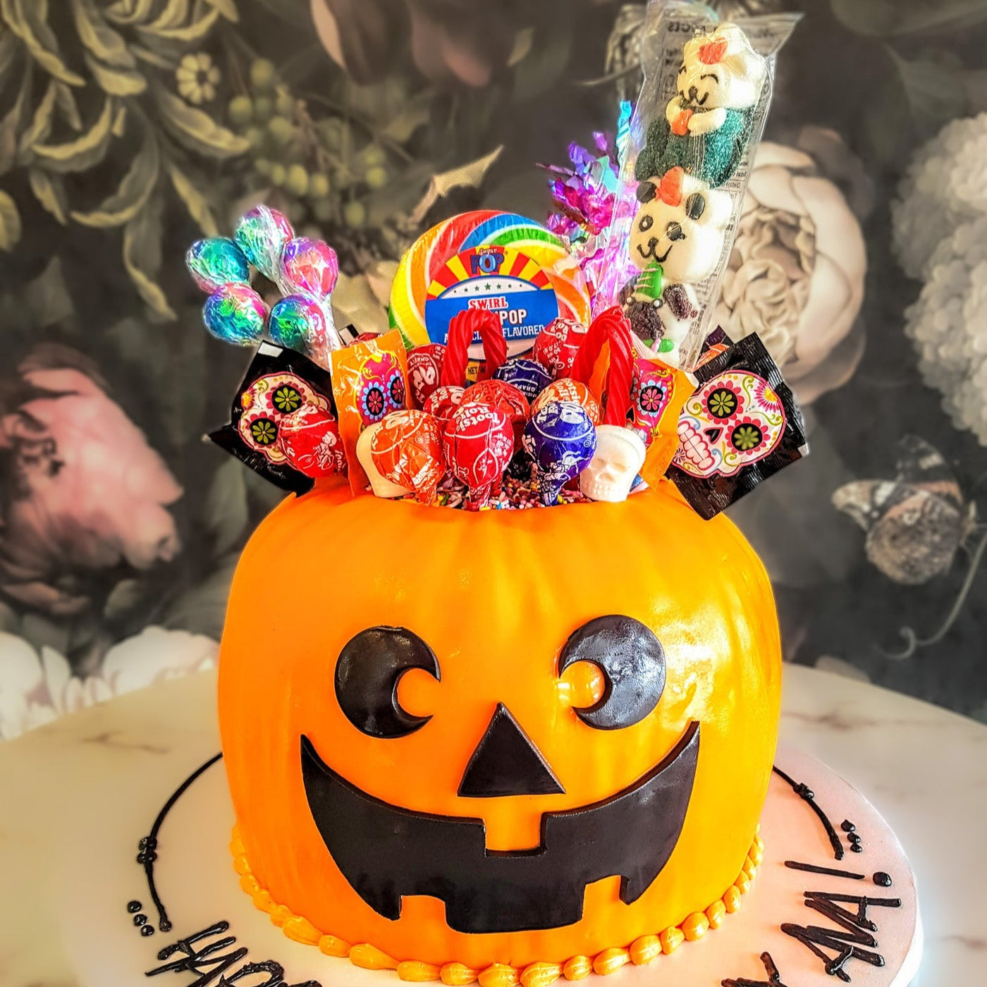 Halloween party, children's party, kids halloween, adults halloween party, jack-o-lantern, happy halloween, spooky cake