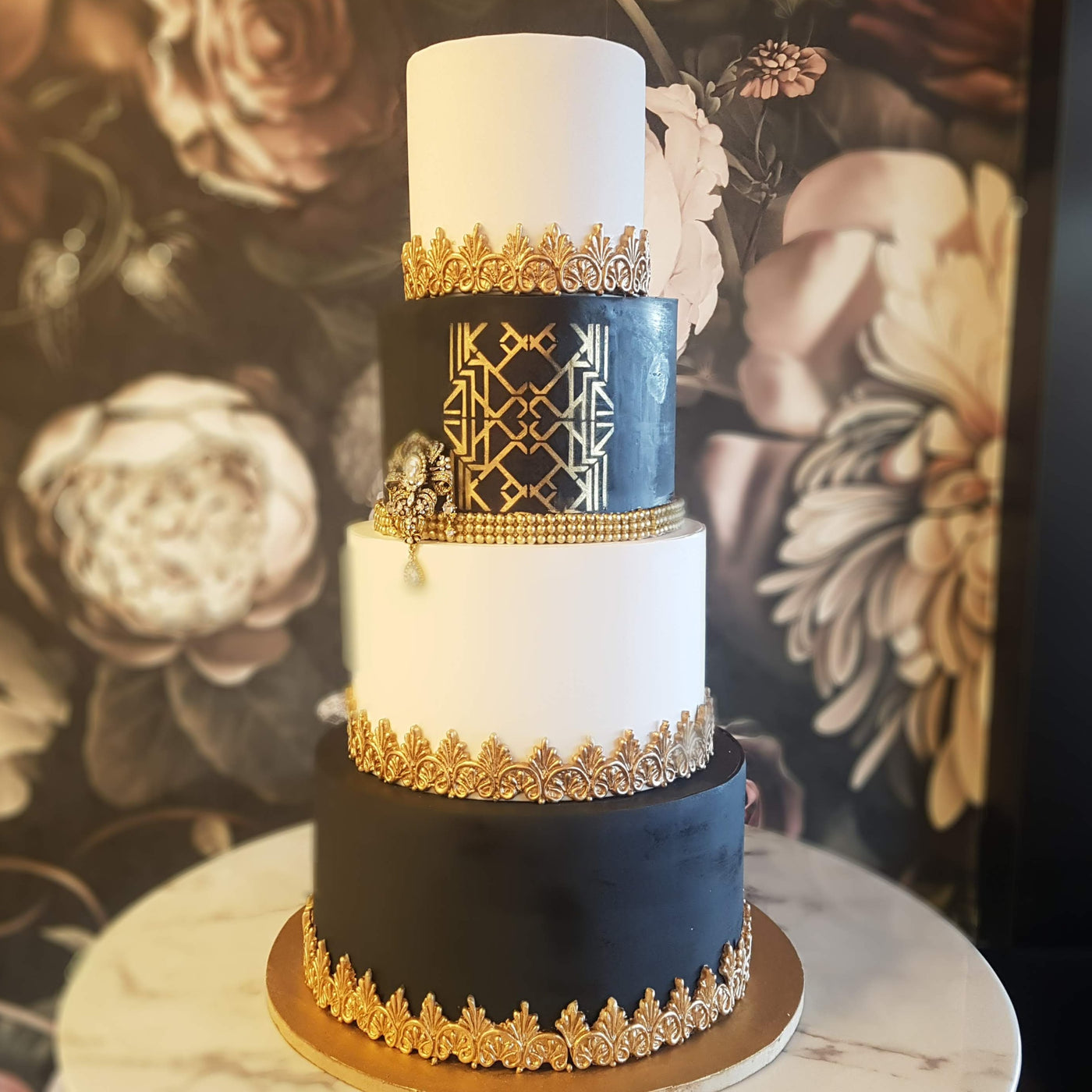 Gatsby cake, roaring 20s cake, flapper cake, great gatsby, bee's knees