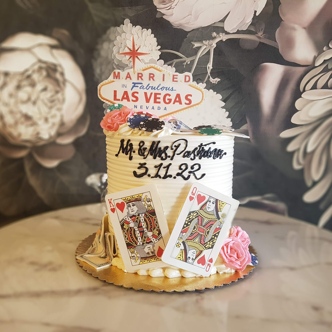 Vegas Casino King and Queen Wedding | Elopement Cake | Vegas Wedding