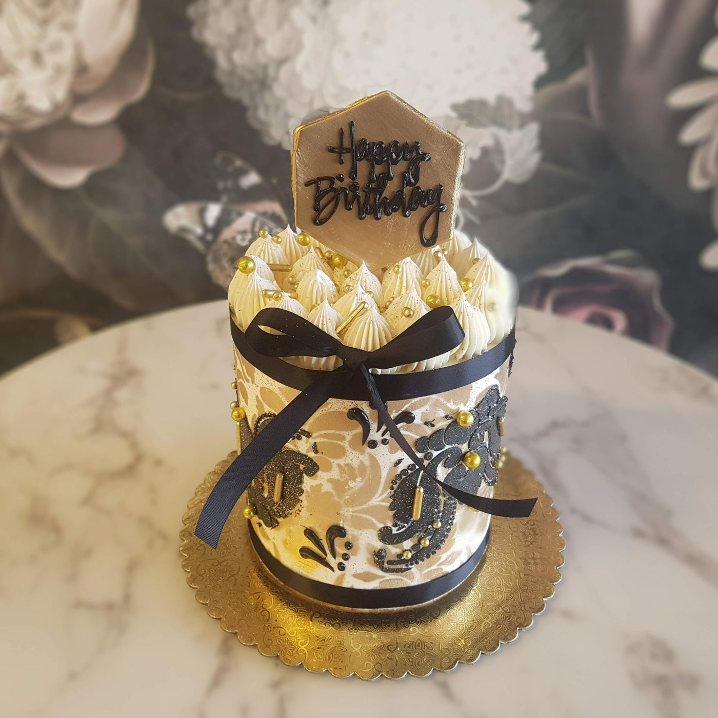 Black & Gold – All Things Cake