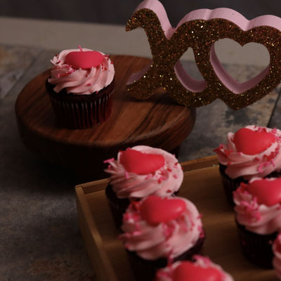 valentines cupcakes, delivery, xo xo, love, girlfriend gift, wife gift