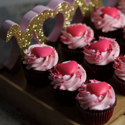 delicious cupcakes, favorite cakes, valentines gifts, wife and girlfriend daughter valentines