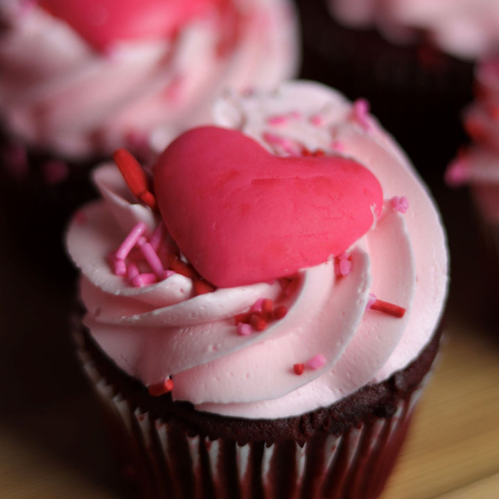 cupcakes, heart, valentines, girlfriend gift, wife gift, february, delivery, mom gift