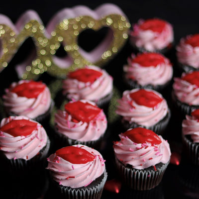 delivery valentines gift, cupcakes