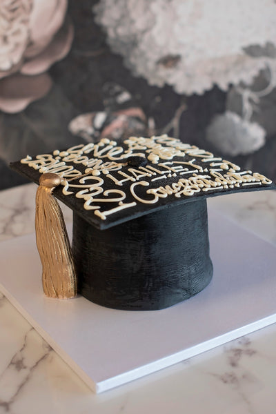 Grad Cap cake congratulations graduate party may 2023 2022 senior cake 