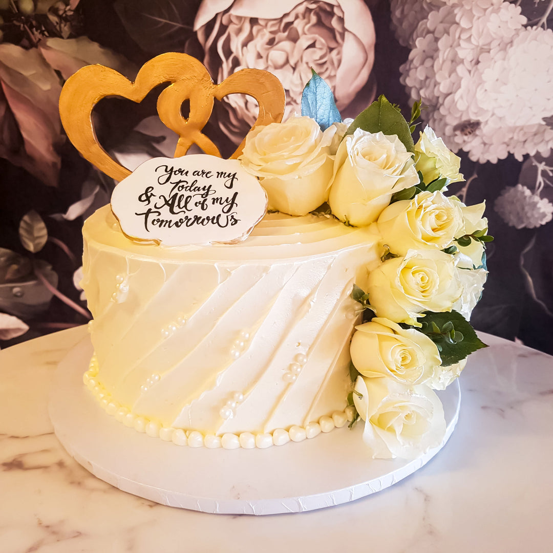elopement cake, dinner reservation cake, vitner grill cake, bra mare cake, plaza cake, oscar's cake, elopement las vegas cake, elope cake, wedding cake, intimate wedding cake